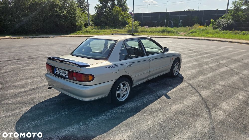Mitsubishi Lancer - 9