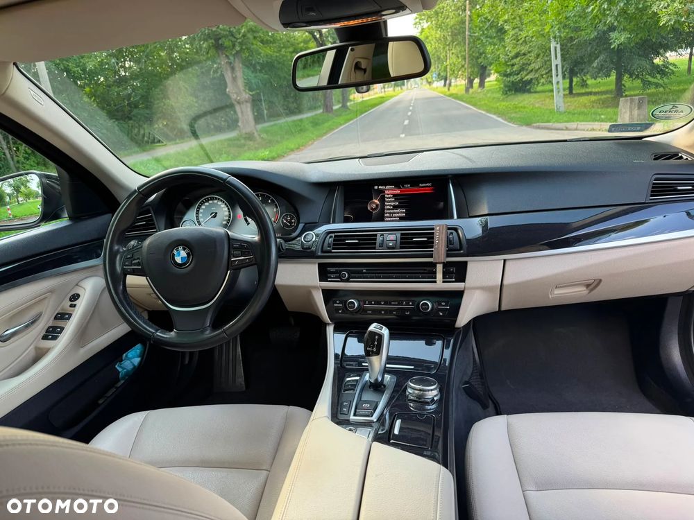 BMW Seria 5 520d xDrive - 13