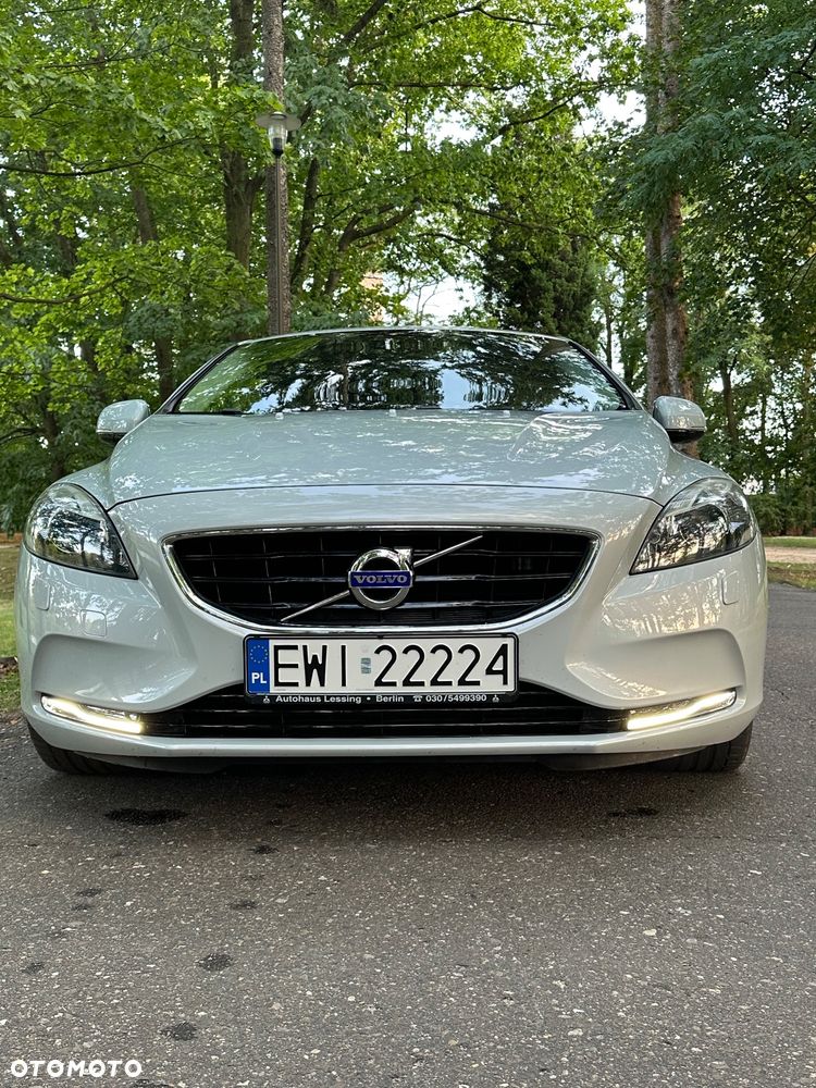 Volvo V40 T3 R-Design Momentum - 24