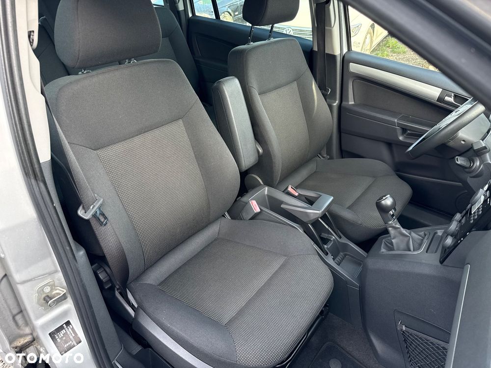 Opel Zafira 1.8 Cosmo - 19