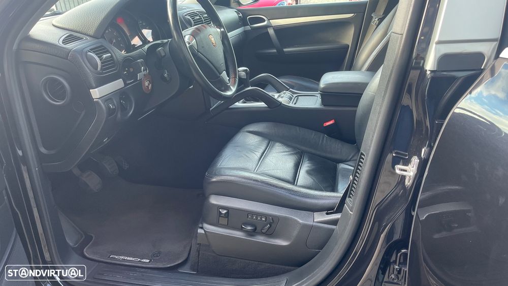 Porsche Cayenne 3.2 V6 - 8