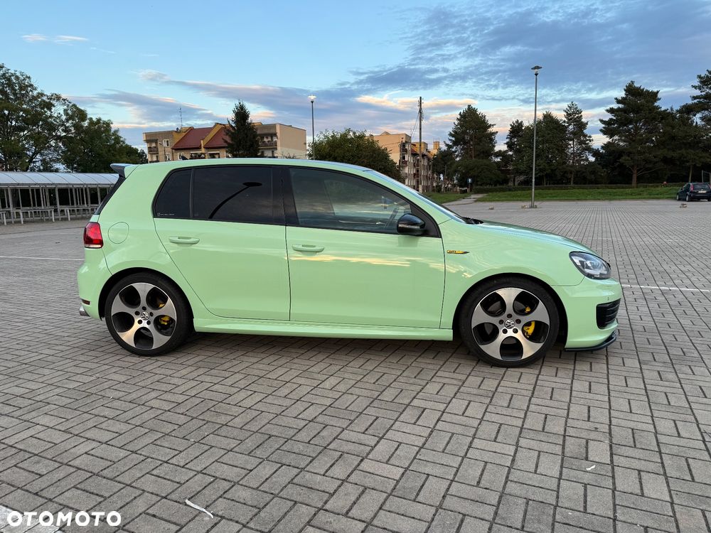 Volkswagen Golf 2.0 GTI - 7