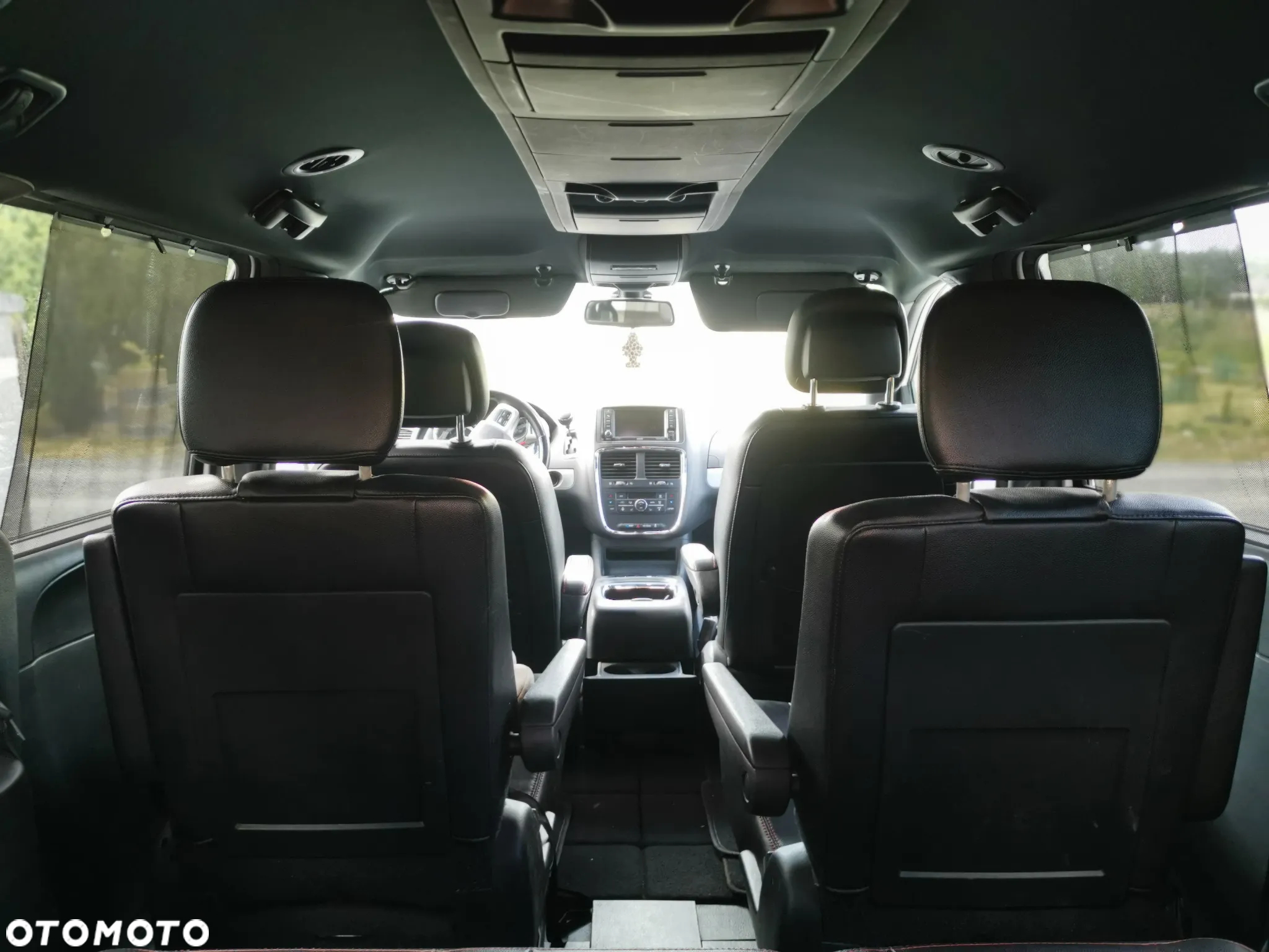 Dodge Grand Caravan - 11