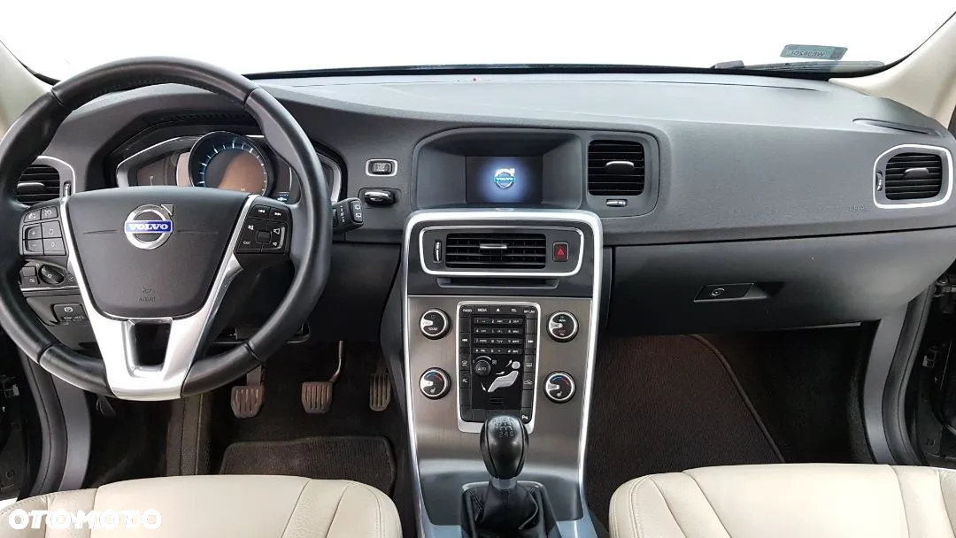 Volvo V60 T3 Summum - 18