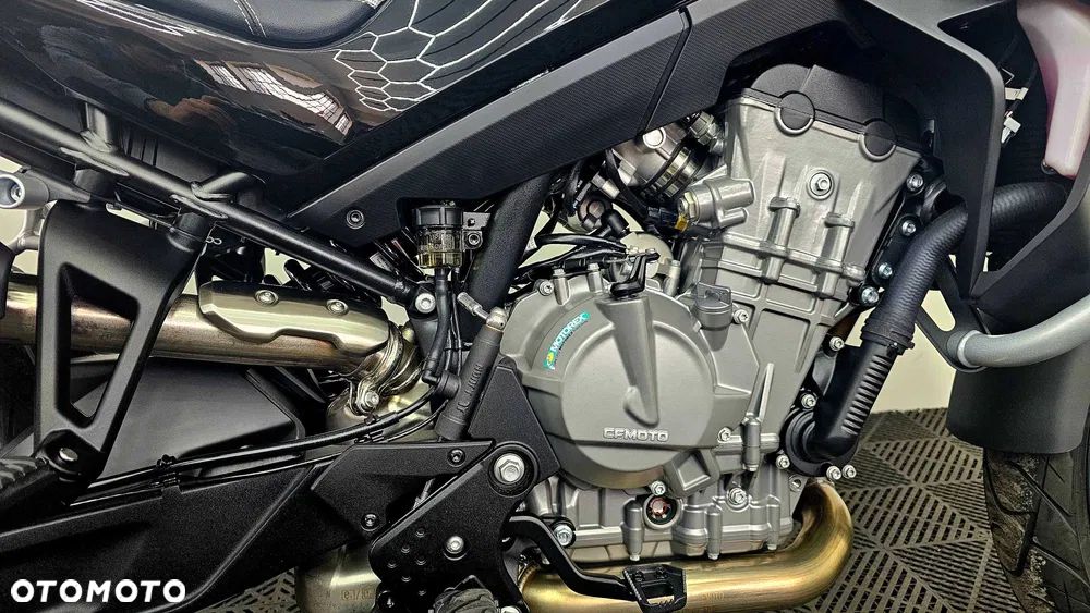 CFMoto 800MT Touring - 5