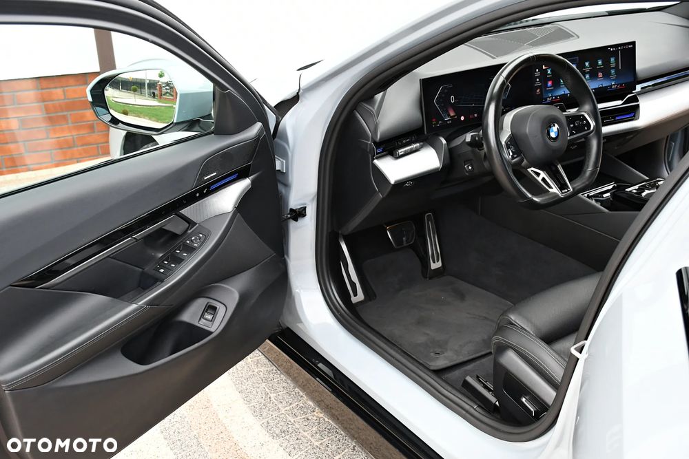 BMW Seria 5 520d mHEV M Sport - 24