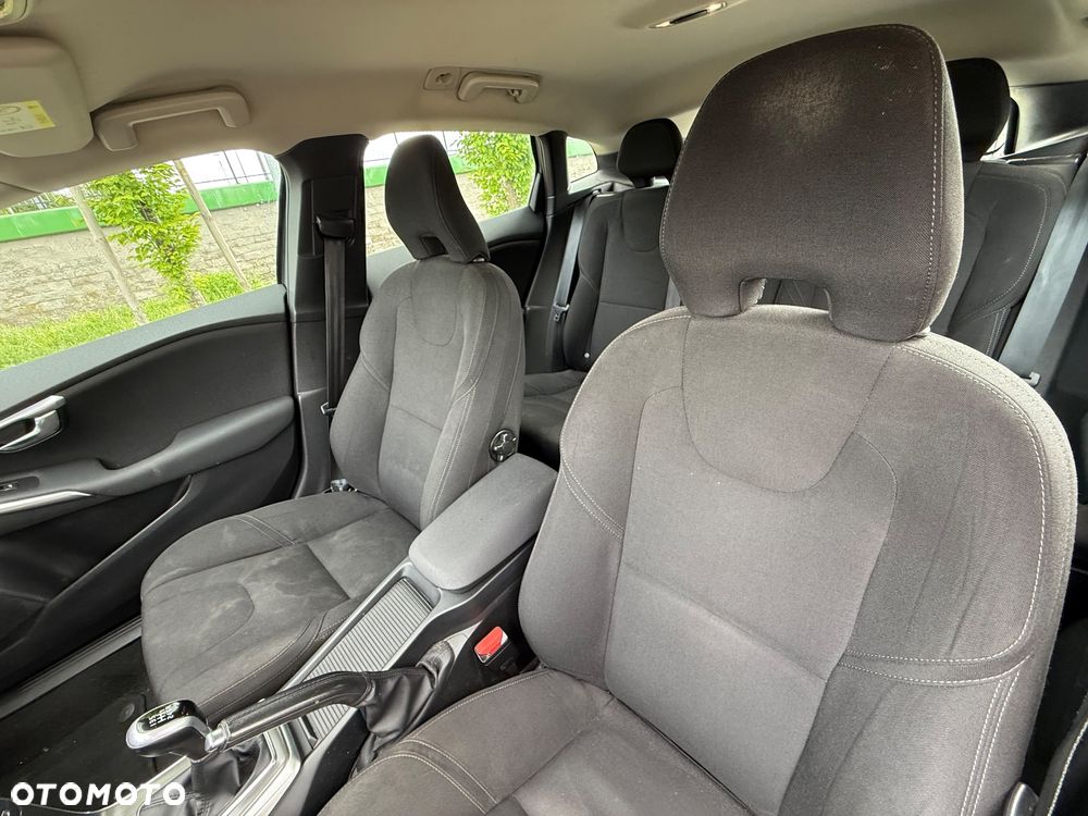 Volvo V40 D4 Momentum - 16