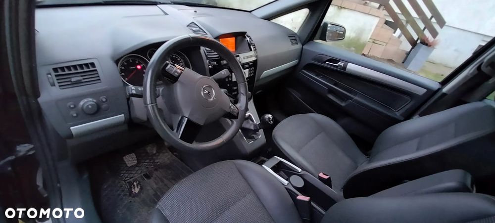Opel Zafira - 16
