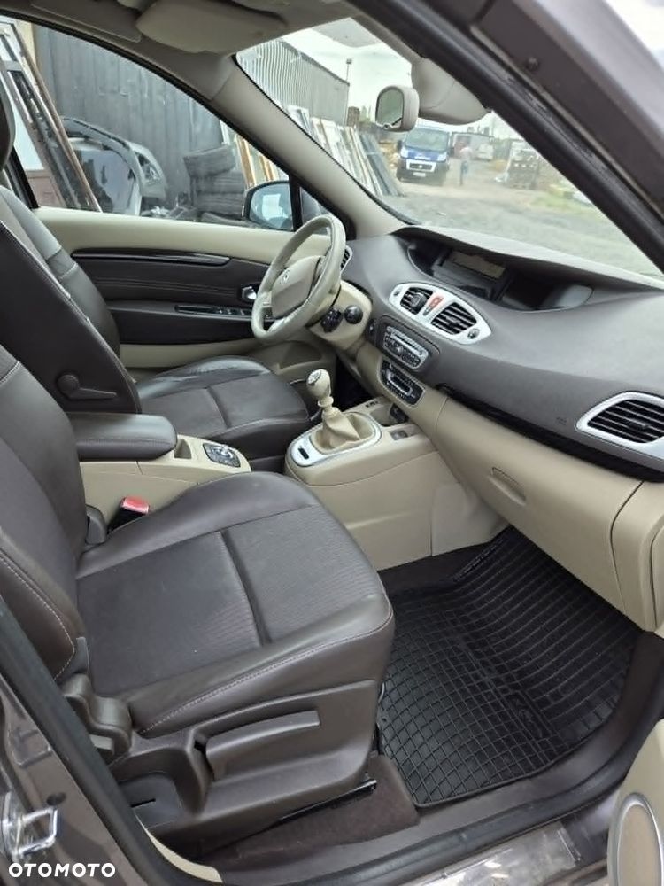 Renault Scenic - 16