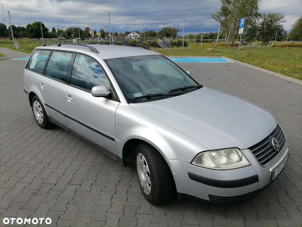 Volkswagen Passat - 1