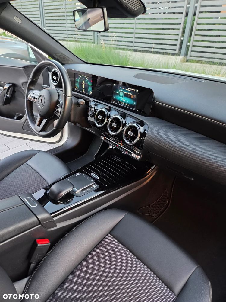 Mercedes-Benz CLA 180 d 7G-DCT - 25