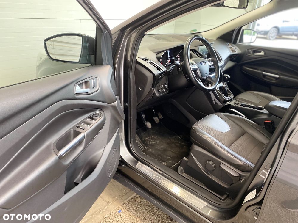 Ford Kuga 1.5 EcoBoost 2x4 Titanium - 10