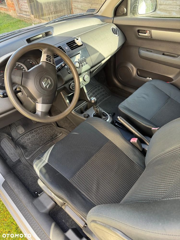 Suzuki Swift 1.3 Classic - 4