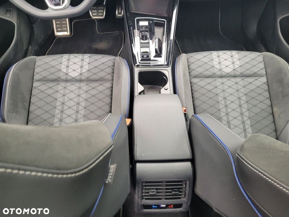 Volkswagen Golf - 11
