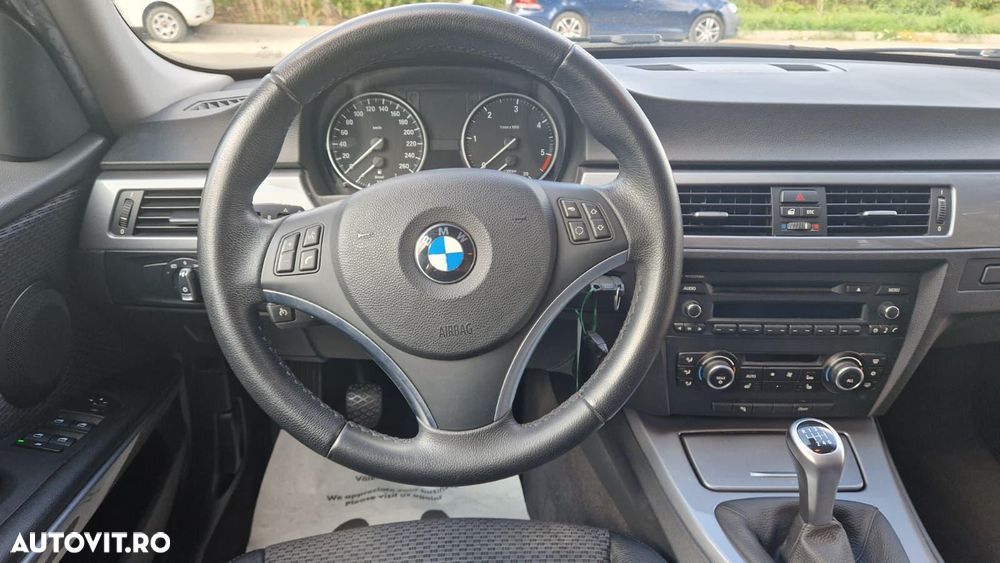 BMW Seria 3 318d - 11