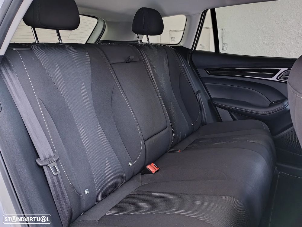 MG MG5 5 Standard Comfort - 38