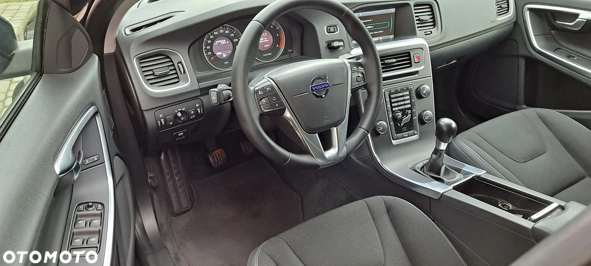 Volvo V60 D2 Momentum - 14