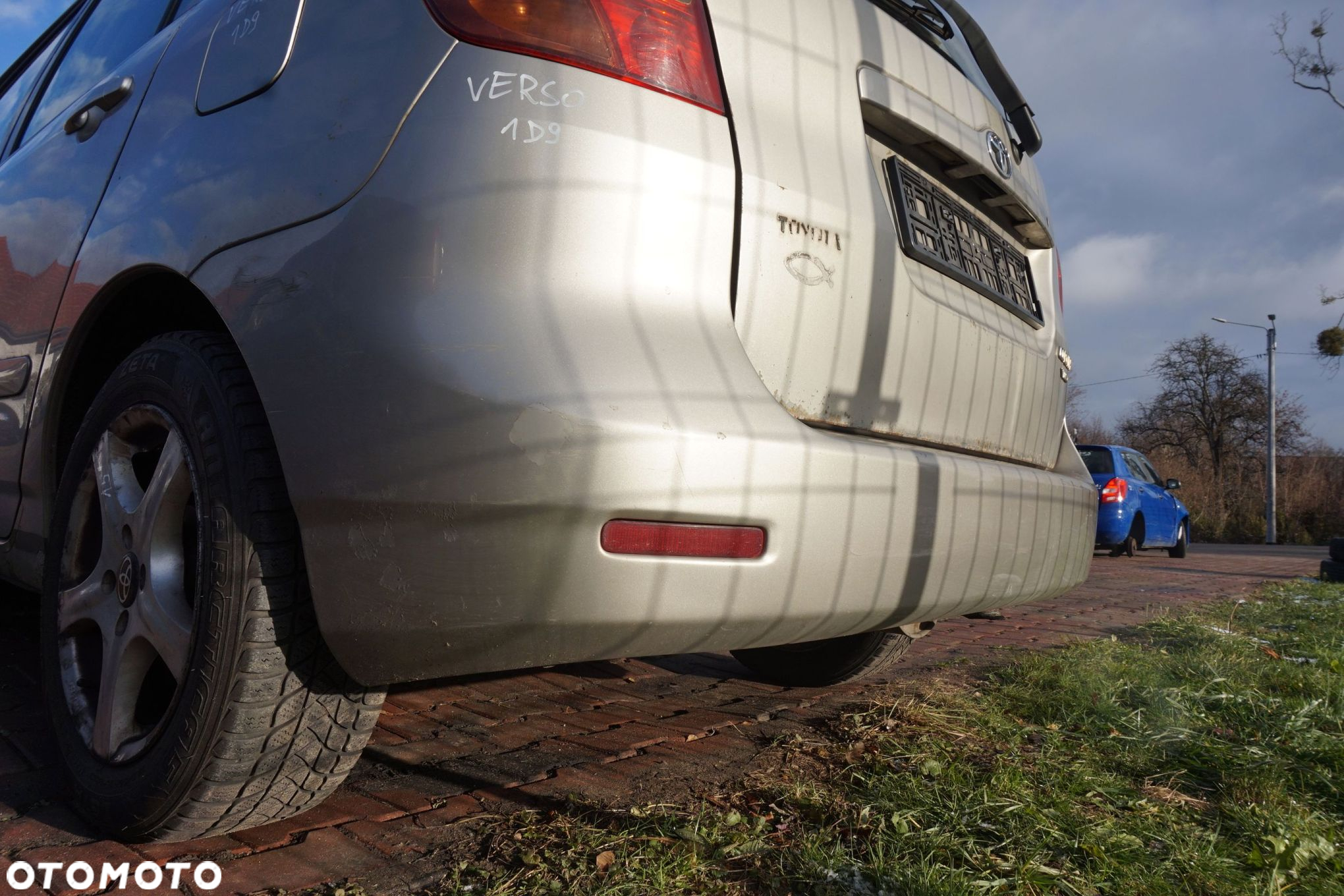 ZDERZAK TYLNY COROLLA VERSO I E12 1D9  SREBRNY TOYOTA 2001-2004 - 2