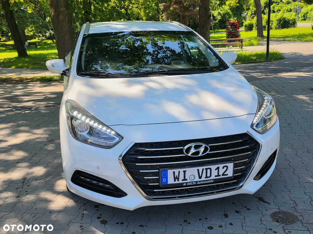 Hyundai i40 Kombi 1.7 CRDi DCT Premium - 3