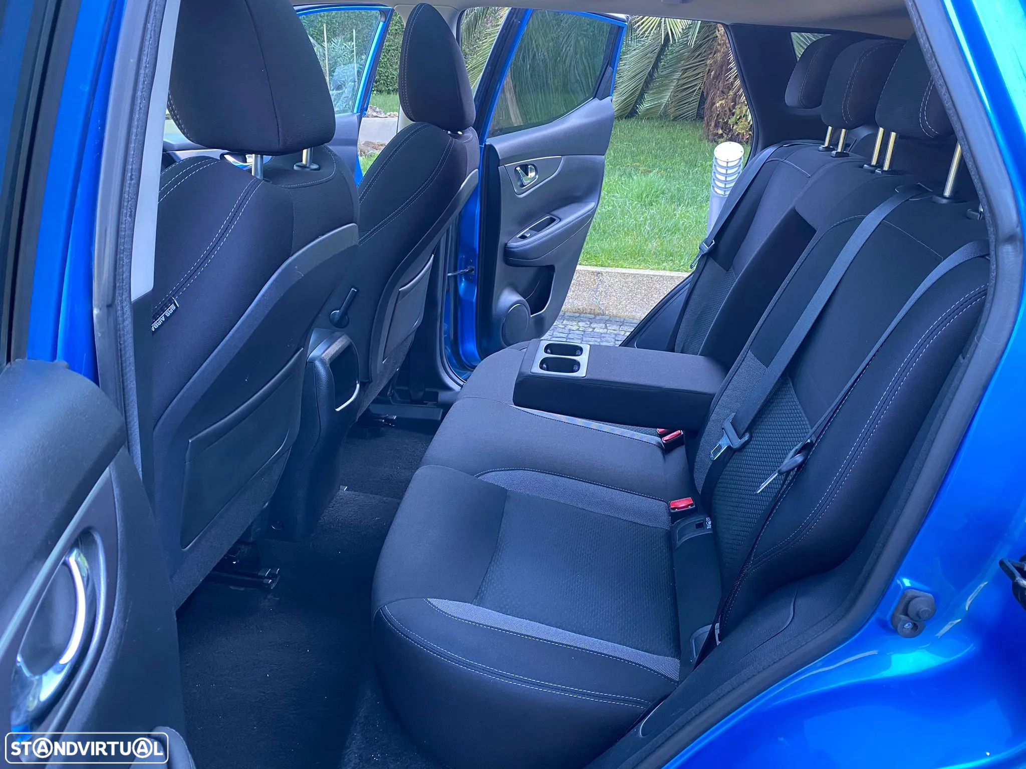 Nissan Qashqai 1.5 dCi N-Connecta J18 - 27