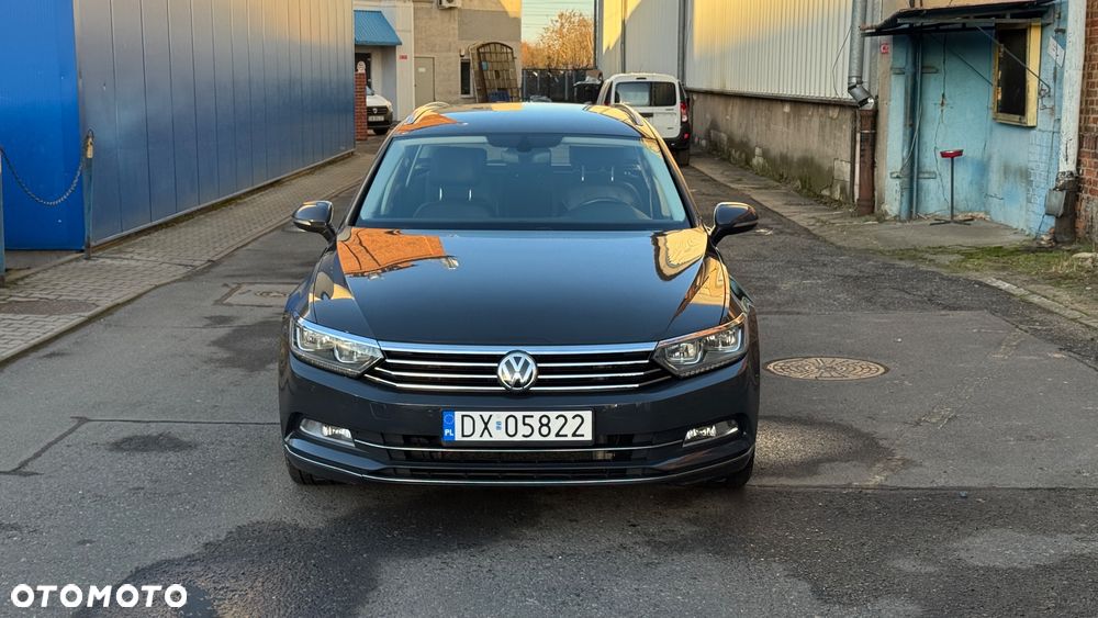 Volkswagen Passat 2.0 TDI (BlueMotion Technology) DSG Highline - 1