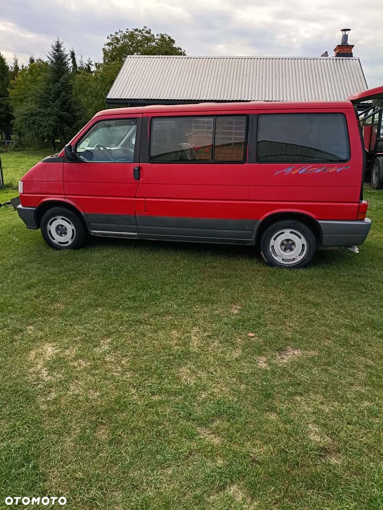 Volkswagen Transporter - 1