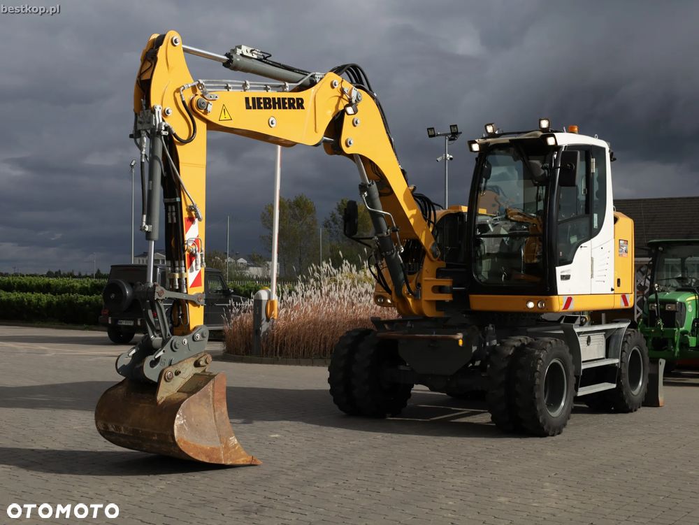 Liebherr A910 Compact - 14