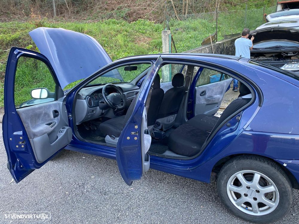 Renault Mégane 1.4 16V RTE - 5