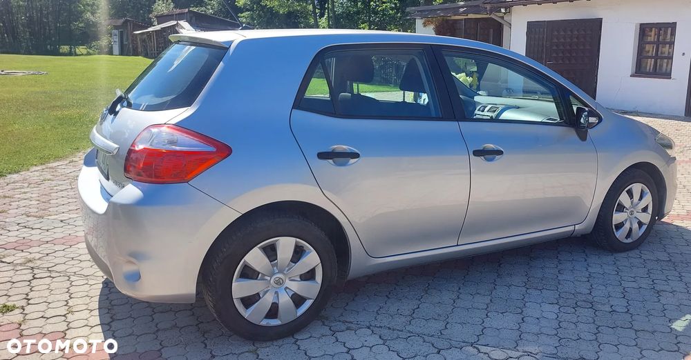 Toyota Auris 1.6 Terra - 4