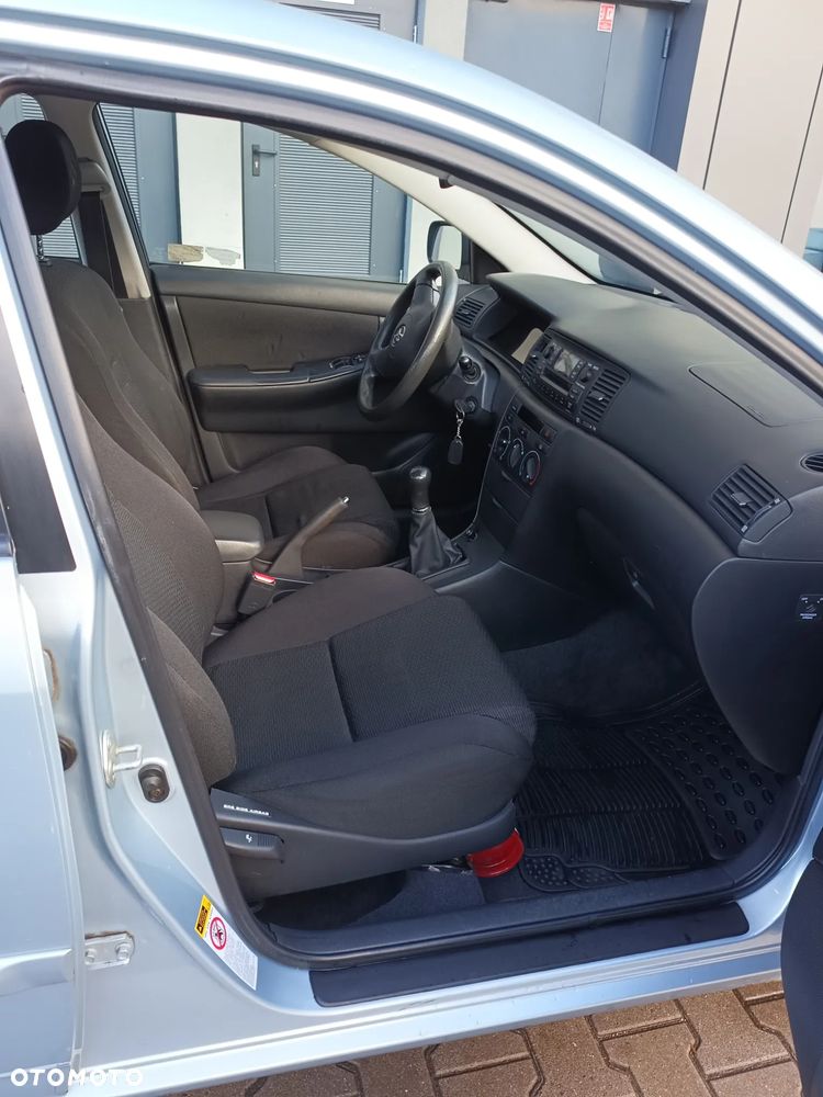 Toyota Corolla 1.6 VVT-i Sol - 12