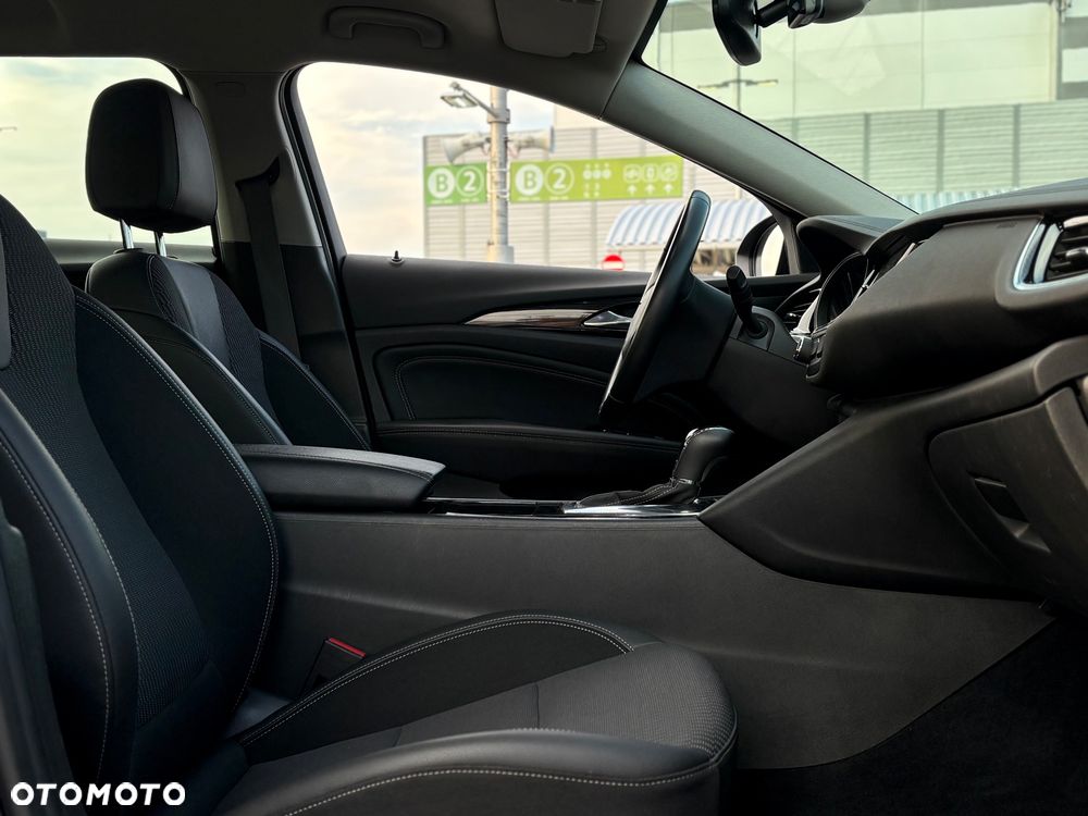 Opel Insignia - 10