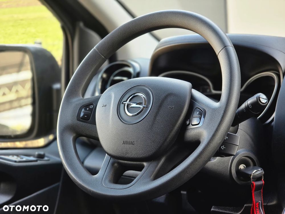 Opel Vivaro - 27