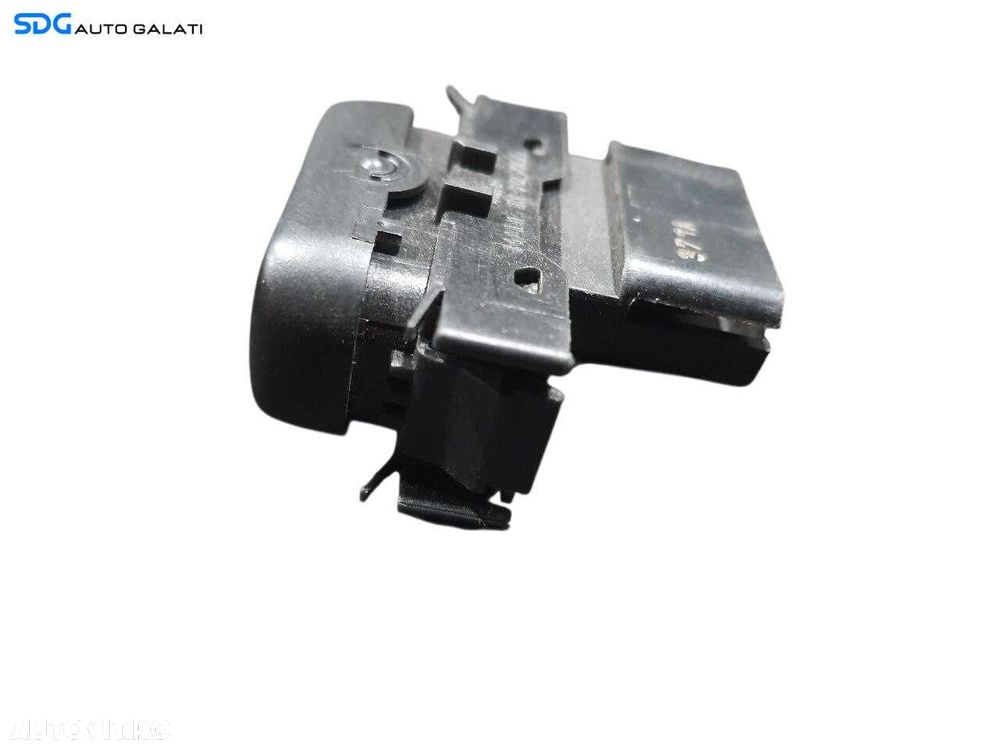 Buton Reglaj Incalzire Scaun Mercedes Clasa ML Class W163 1997 - 2005 Cod 1638200210 [N3560] - 3