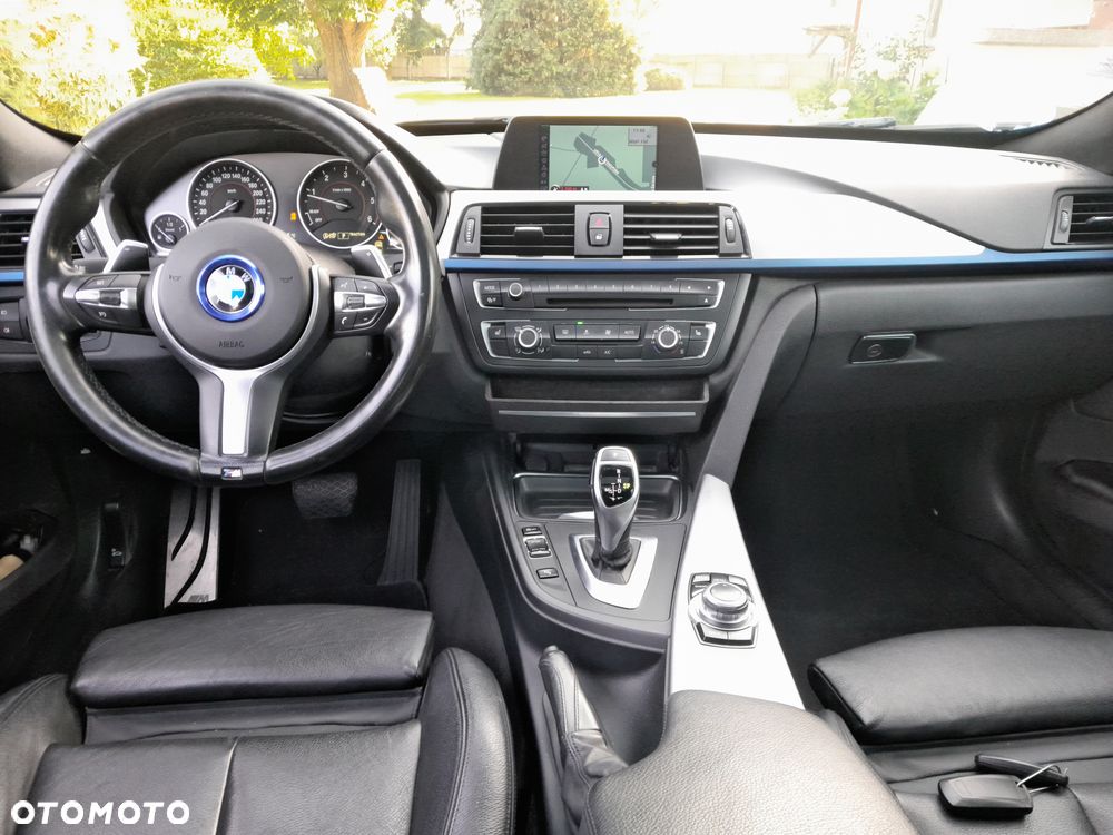 BMW Seria 3 325d Sport-Aut Sport Line - 7