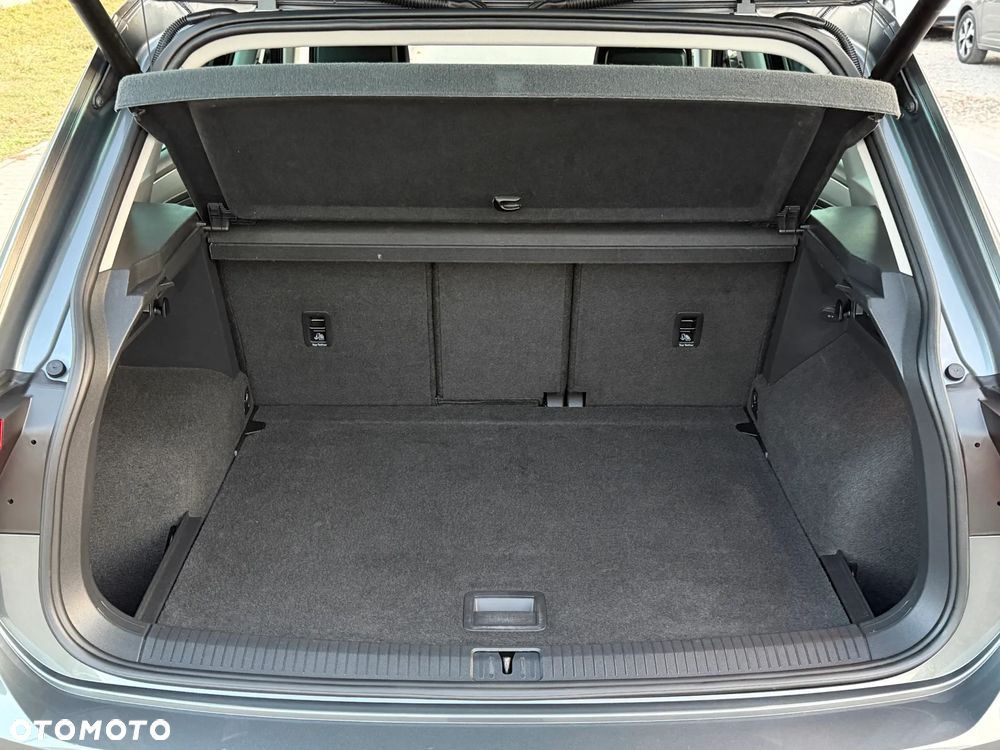 Volkswagen Tiguan - 12