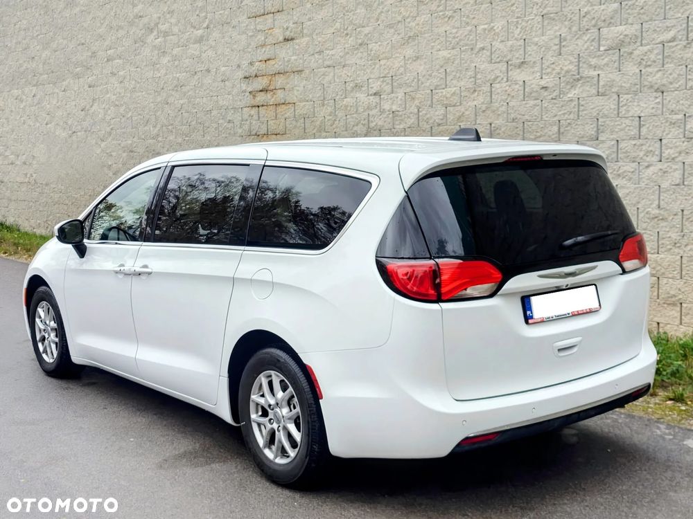 Chrysler Pacifica - 6