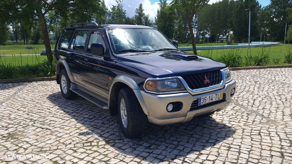 Mitsubishi Pajero Sport 2.5 TD GLS - 11