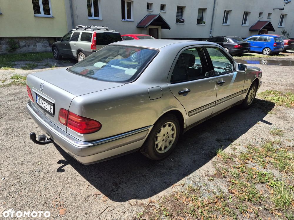 Mercedes-Benz Klasa E 230 Elegance - 11