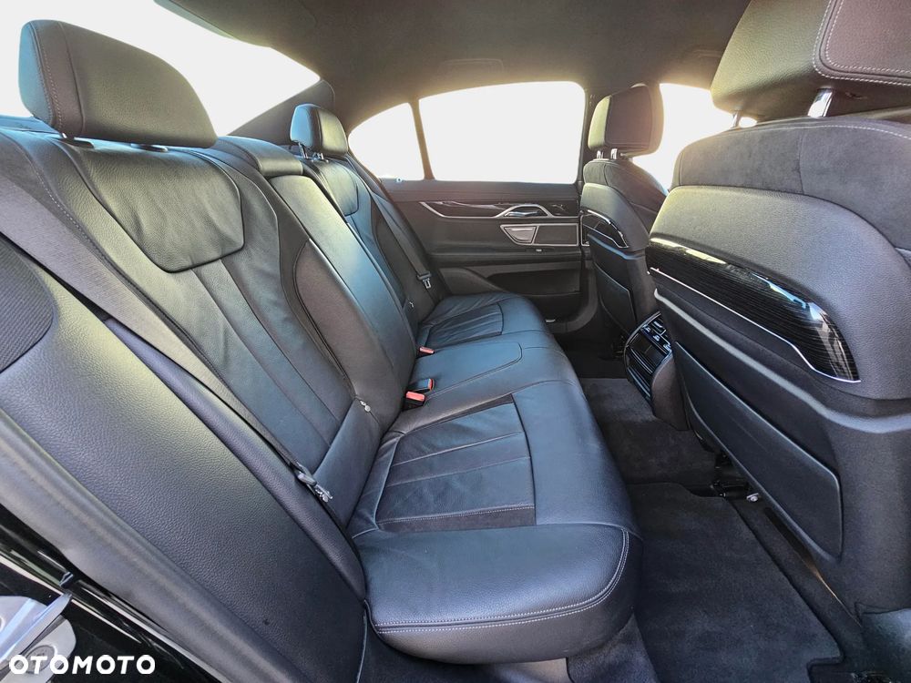 BMW Seria 7 730d xDrive - 14