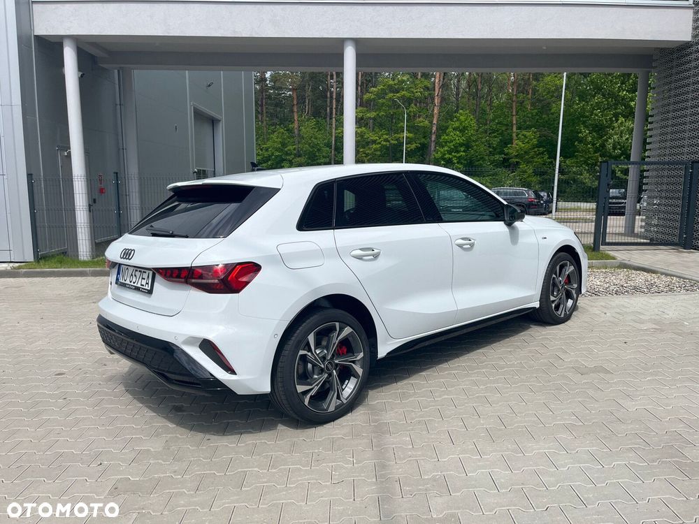 Audi A3 Sportback - 2