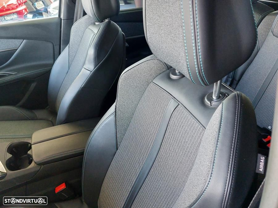 Peugeot 5008 1.2 PureTech Allure EAT8 - 19
