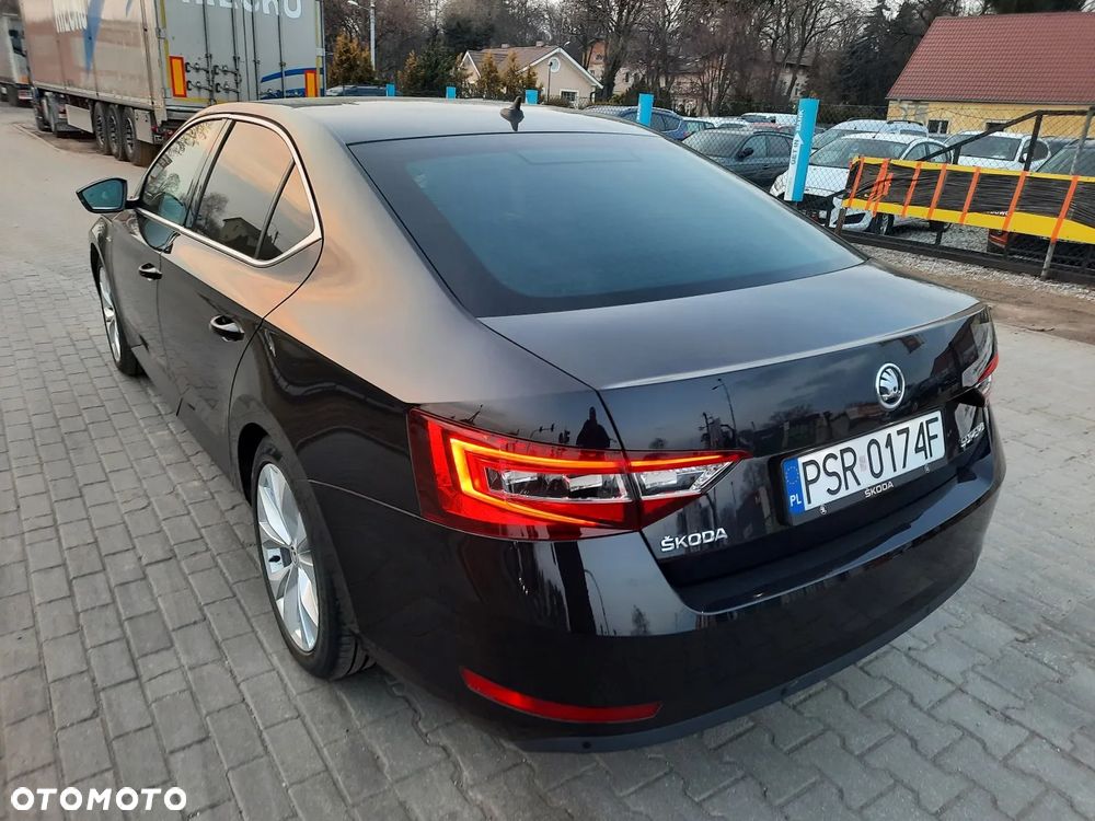 Skoda Superb 1.5 TSI L&K - 8