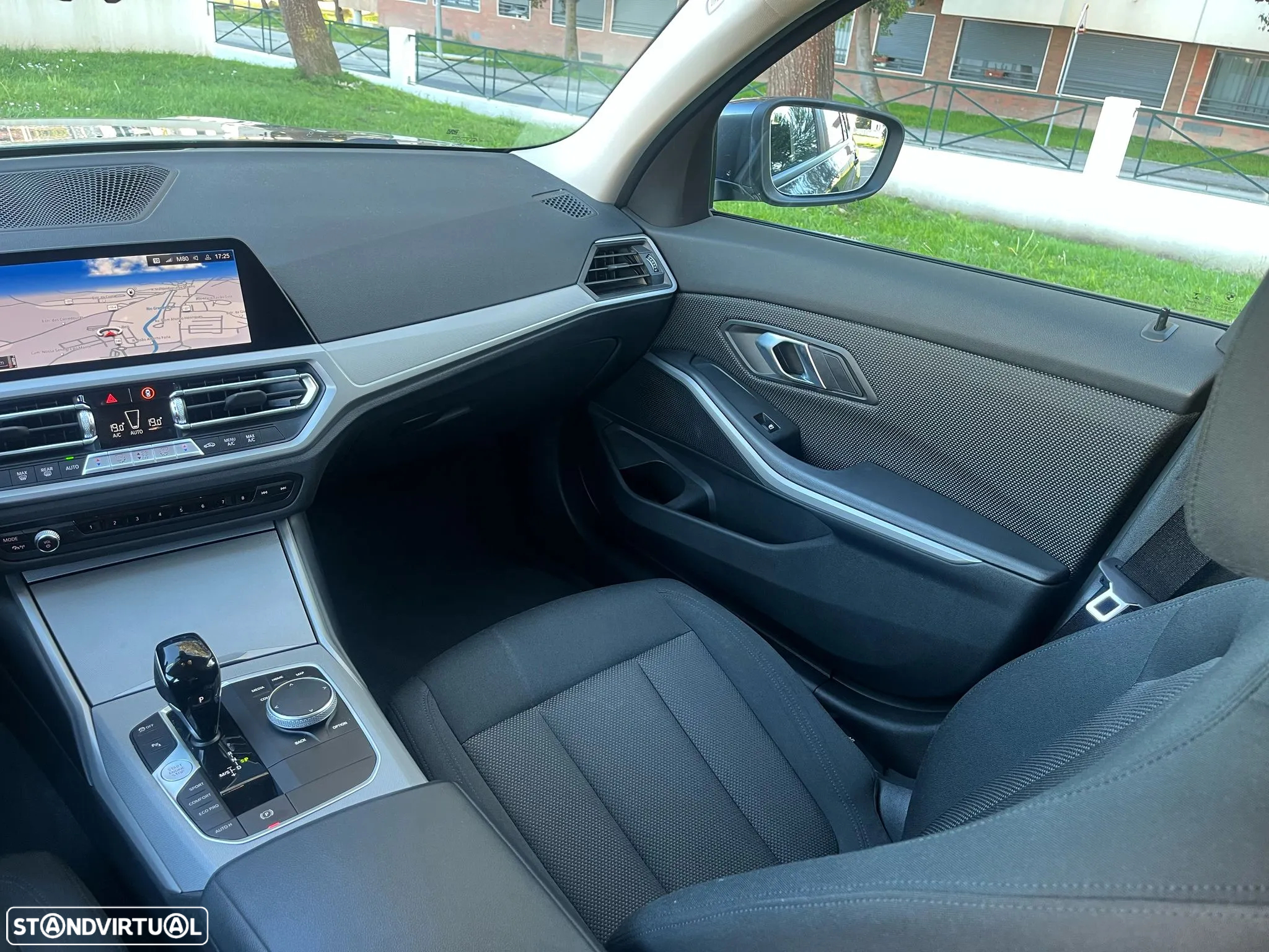BMW 318 d Touring Auto - 31