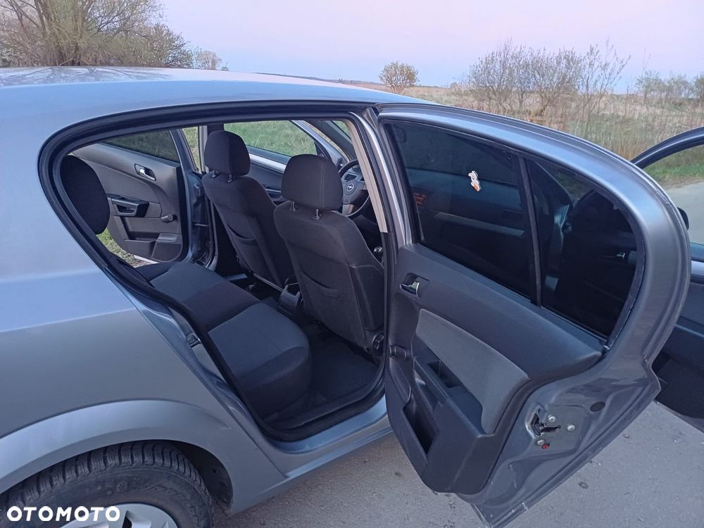 Opel Astra 1.6 Start - 10