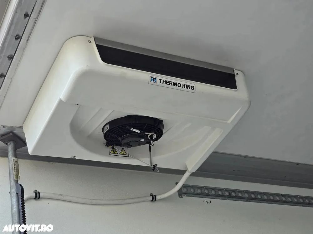 Mercedes-Benz Sprinter - 16