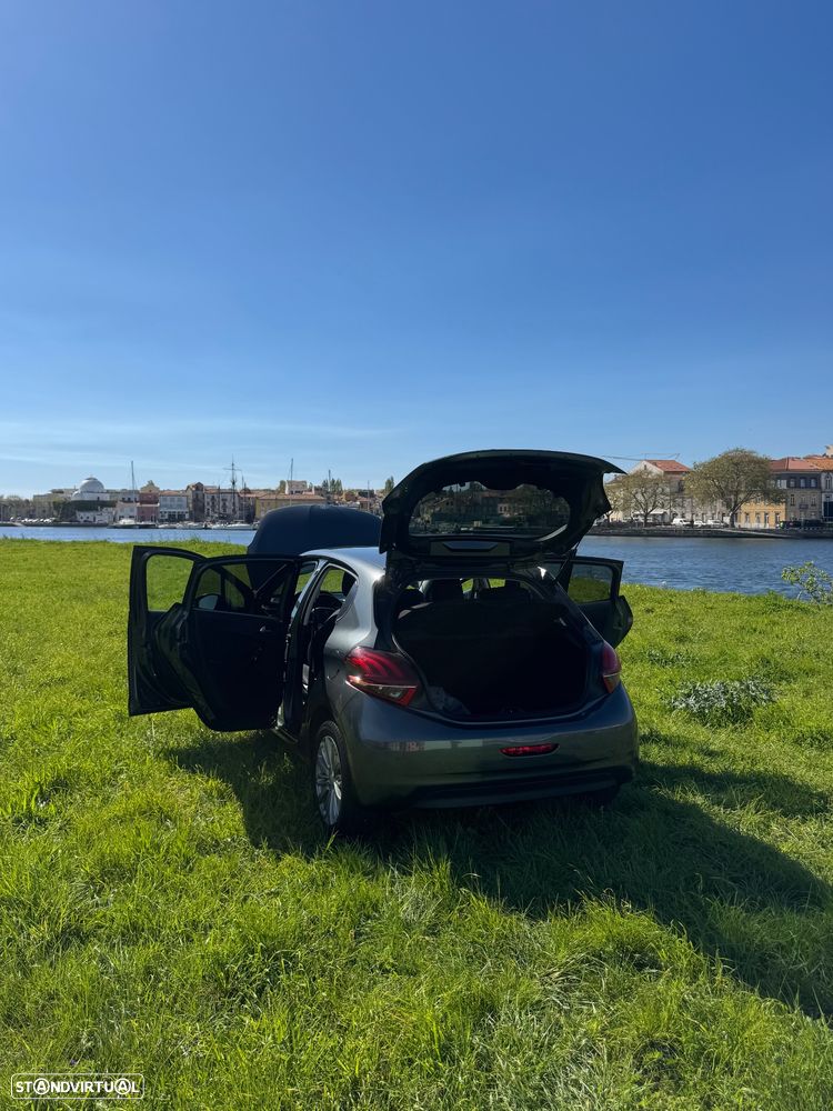 Peugeot 208 1.6 BlueHDi Style - 10