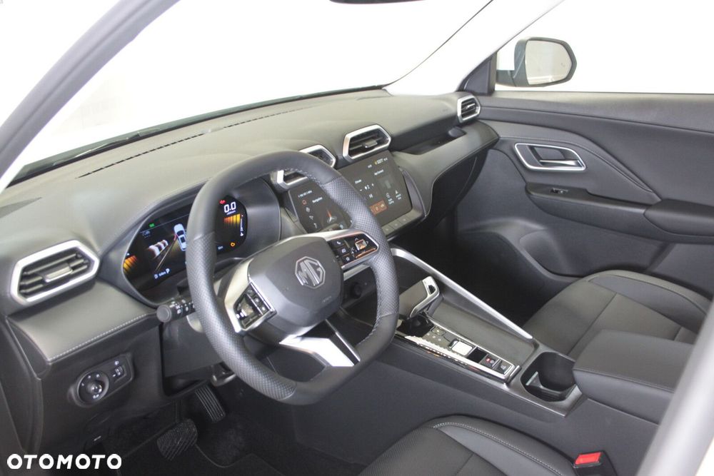MG ZS Hybrid+ - 10