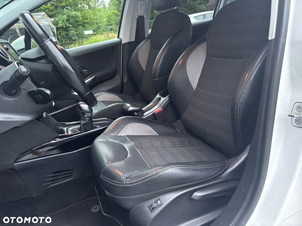 Peugeot 2008 1.6 BlueHDi Allure - 11