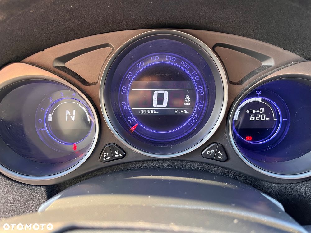 Citroën C4 e-HDi 110 EGS6 Stop/Start System Selection - 13