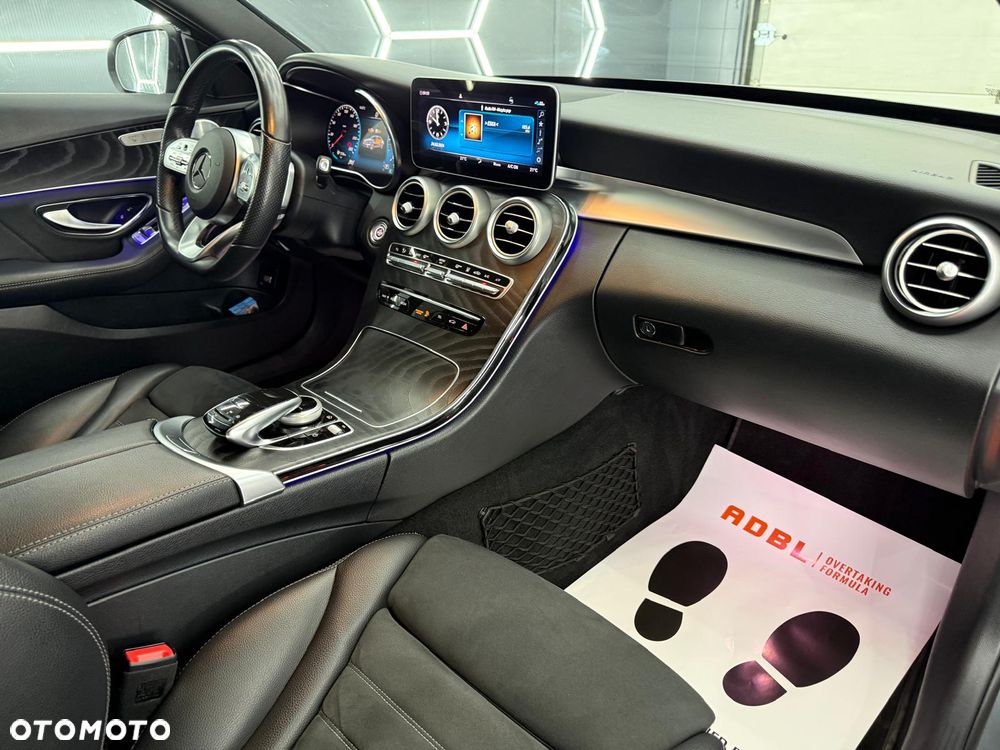 Mercedes-Benz Klasa C 300 d 4Matic 9G-TRONIC AMG Line - 31